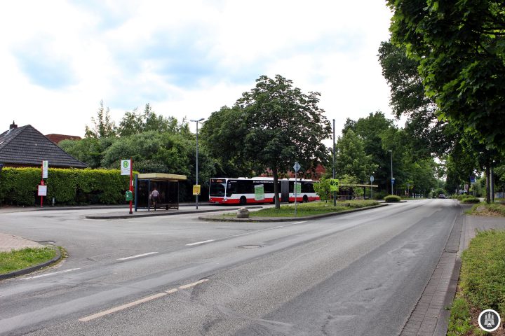 Die Haltestelle in Fleestedt: Die 14 ist die einzige MetroBus-Linie die Hamburg in Richtung Niedersachsen verlässt.