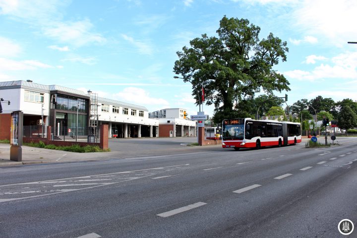 An der Haltestelle Winsener Straße (Nord) liegt der Busbteriebshof Harburg. Vor etwas über einem Jahr wurde der Busbetriebshof Harburg II an der Hannoverschen Straße zur Entlastung eröffnet.