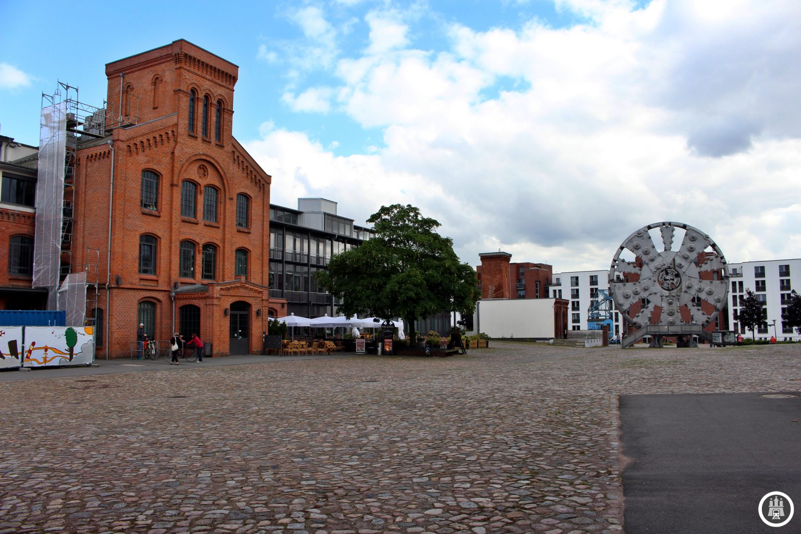 Das Museum der Arbeit am 5. Januar 1997 eröffnet, erste Pläne gab es jedoch schon in den 1970er Jahren. Das Museum befindet sich auf dem Gelände der ehemaligen New-York Hamburger Gummi-Waaren Compagnie. Die Dauerausstellung zeigt den veränderten Arbeitsalltag im Laufe der Zeit, daneben gibt es befristete Ausstelungen mit unterschiedlichen Themen. Auf dem Hof des Museums befindet sich das Schneiderad des Tunnelbohrers, welche den neuen Elbtunnel grub.