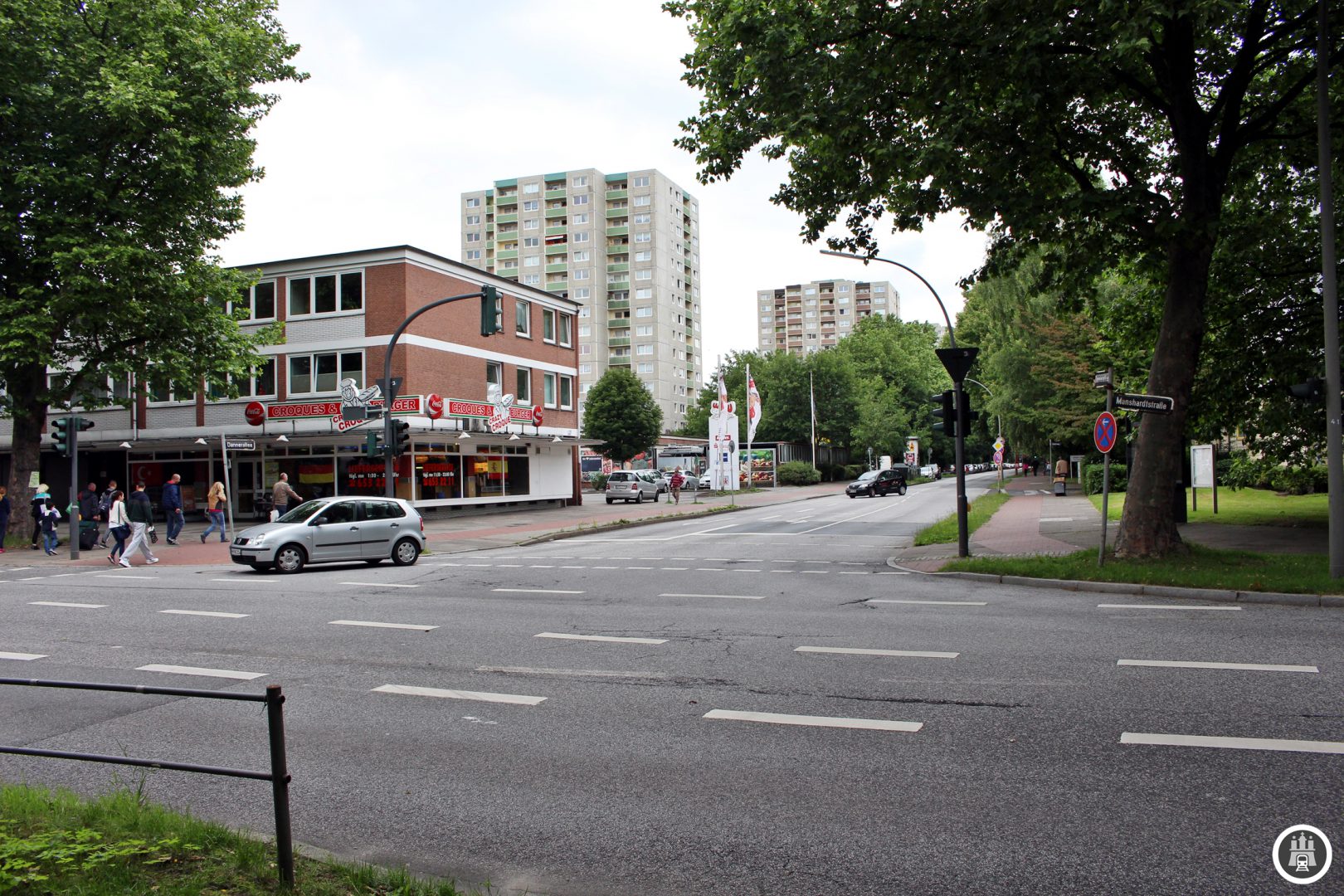 Geht man von der Haltestelle Manshardtstraße östlich in die namensgebende Straße erreicht man die künftige U4-Trasse. In einigen Jahren soll die U4 hier an der Danneralle enden.
